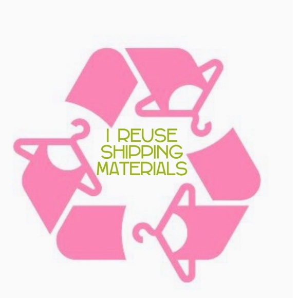 SALE❣️🎉 Host Pick🎉 Boutique Blouse w/ Cutout Detail - Picture 7 of 14